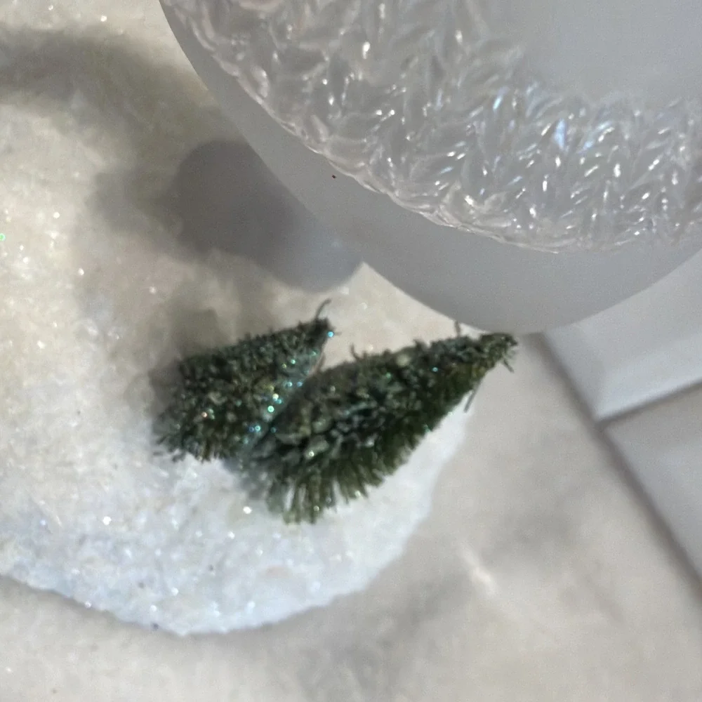 Vintage * Ice Skating Snowman Votive Tea Light Lamp Style * Frosted  Glass 001